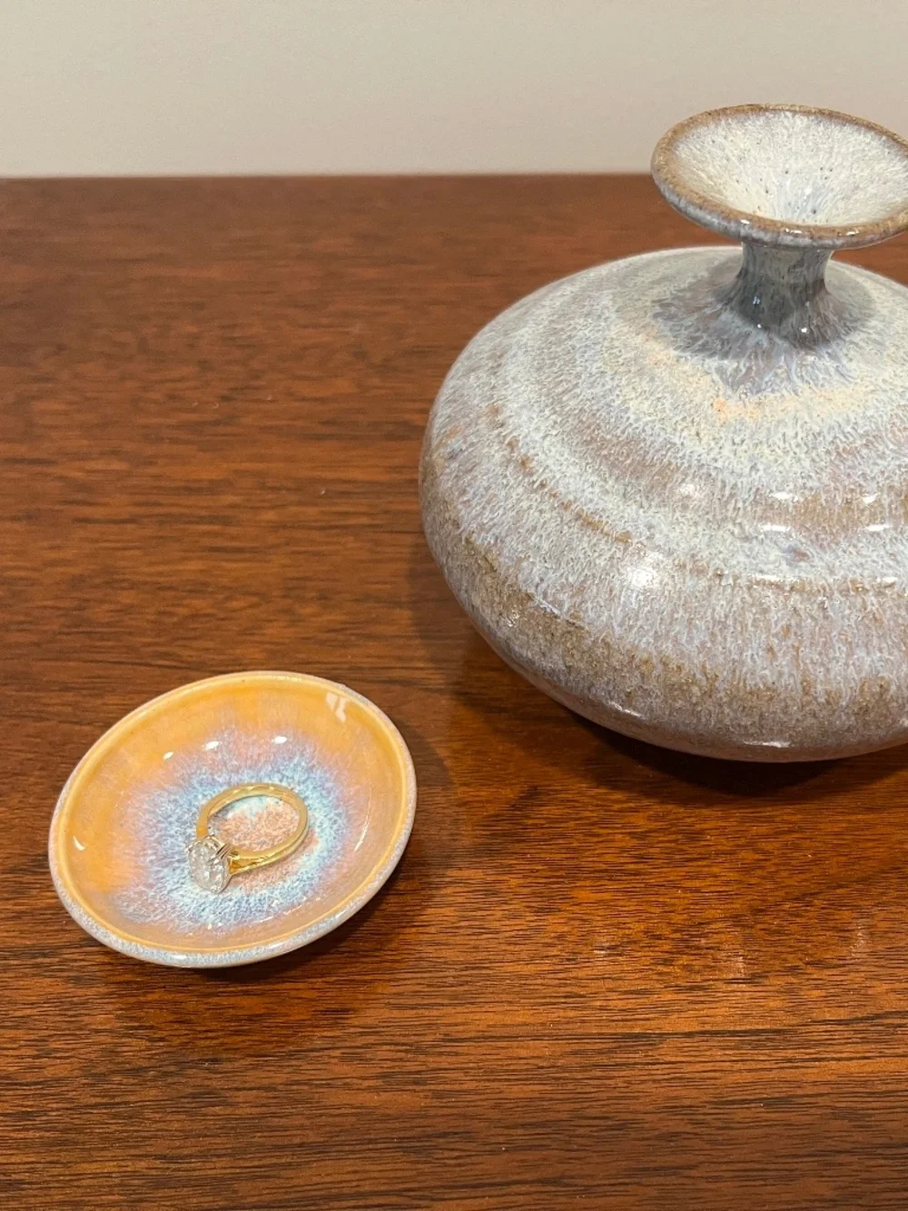 Ceramic ring dish